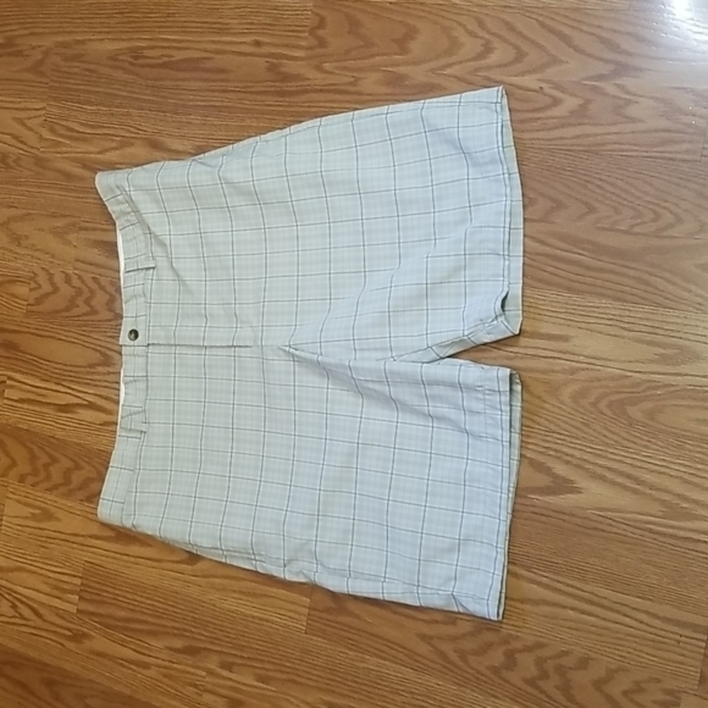 Greg‎ norman golf shorts 38